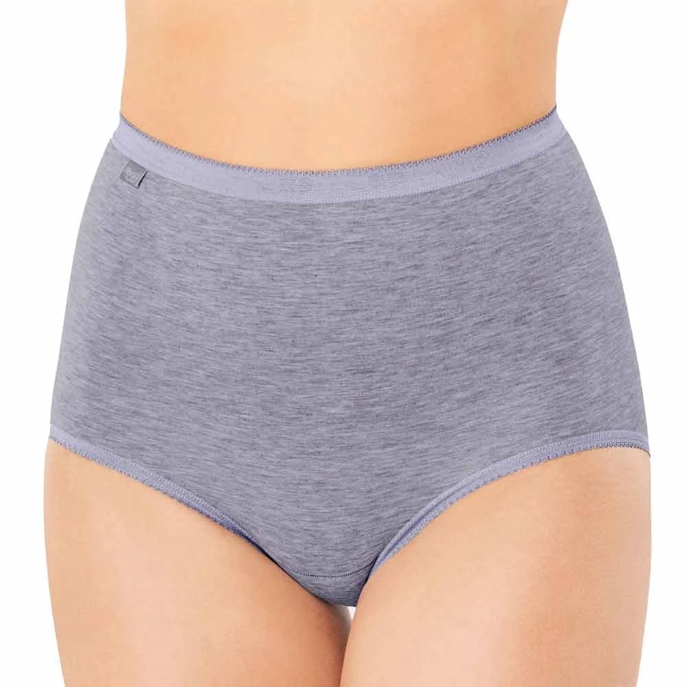 Sloggi Maxi Basic Womens Brief 4 Pairs (3+1 FREE) - MAXI 2 Sloggi Maxi Basic Womens Brief 4 Pairs (3+1 FREE) - MAXI - Image 2